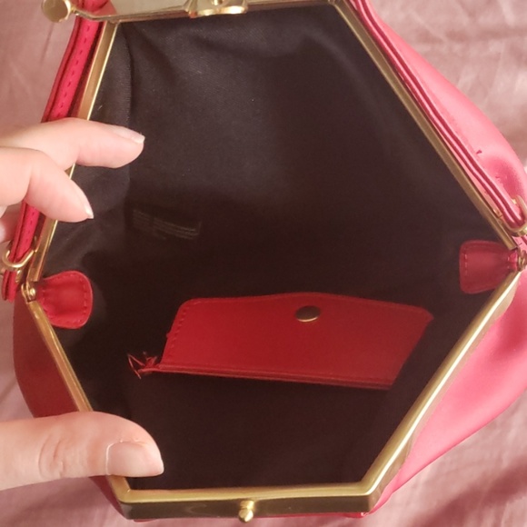 Clutch - Picture 4 of 6